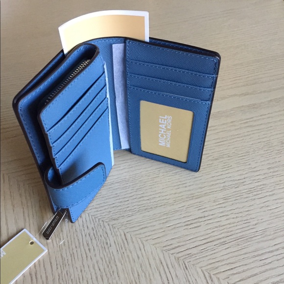 Michael Kors Cornflower Leather Bifold Wallet - Picture 9 of 12